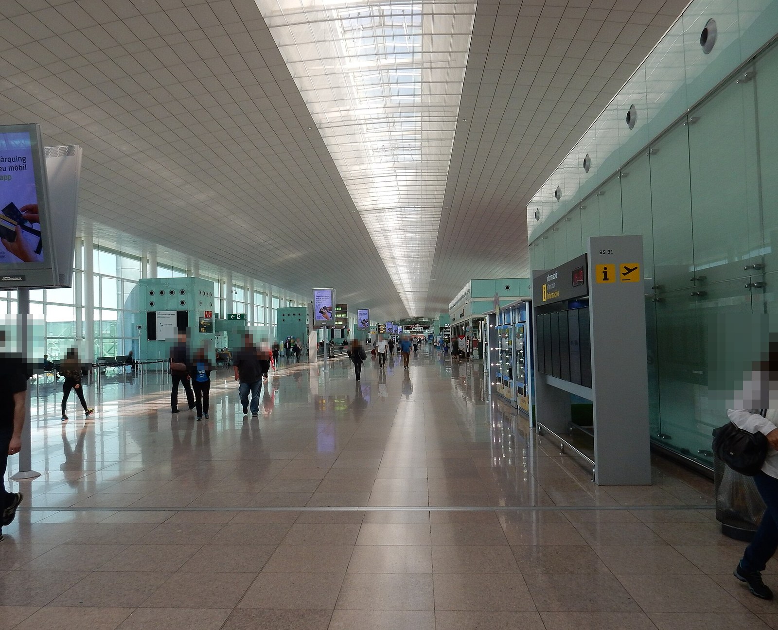 바르셀로나 엘프라트 공항 터미널 1 외관