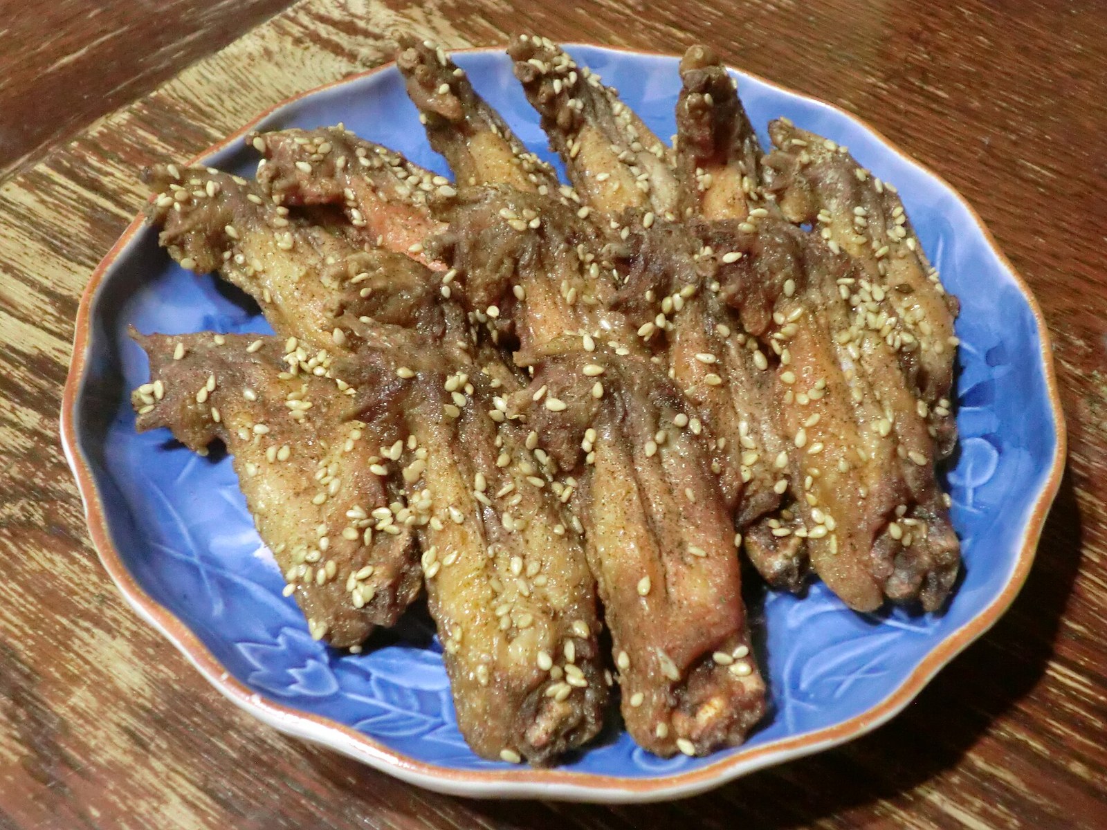 데바사키 접시와 맥주(사람 제외)