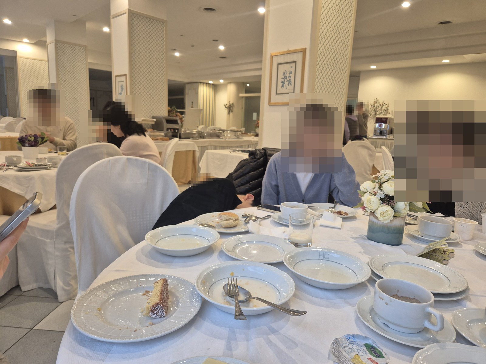 투어 호텔 아침 식사