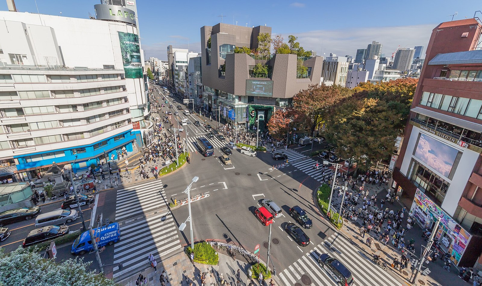 진구마에 교차로(하라주쿠 입구), 라포레와 도큐플라자가 보이는 전경